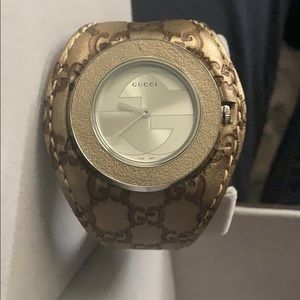 Gucci U play champagne watch